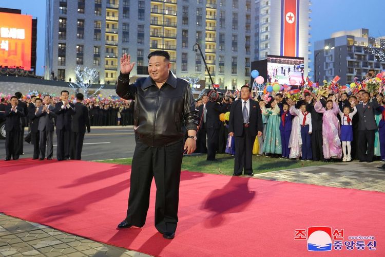 KIM JONG UN RILIS LAGU UNTUK PUJI DIRINYA SENDIRI