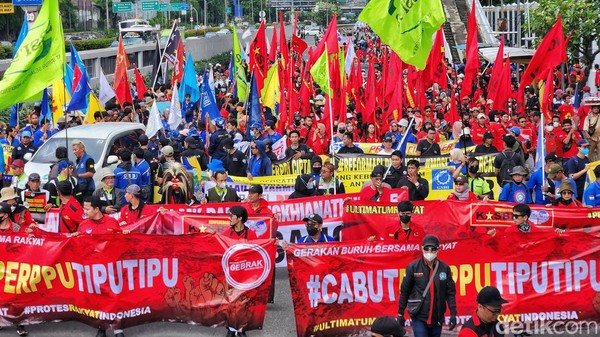 50.000 BURUH KEPUNG JAKARTA!