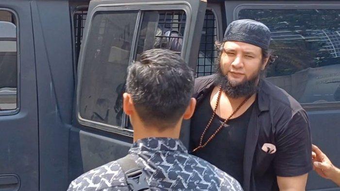 PIHAK AMMAR ZONI TUNGGU IRISH BELLA DATANG